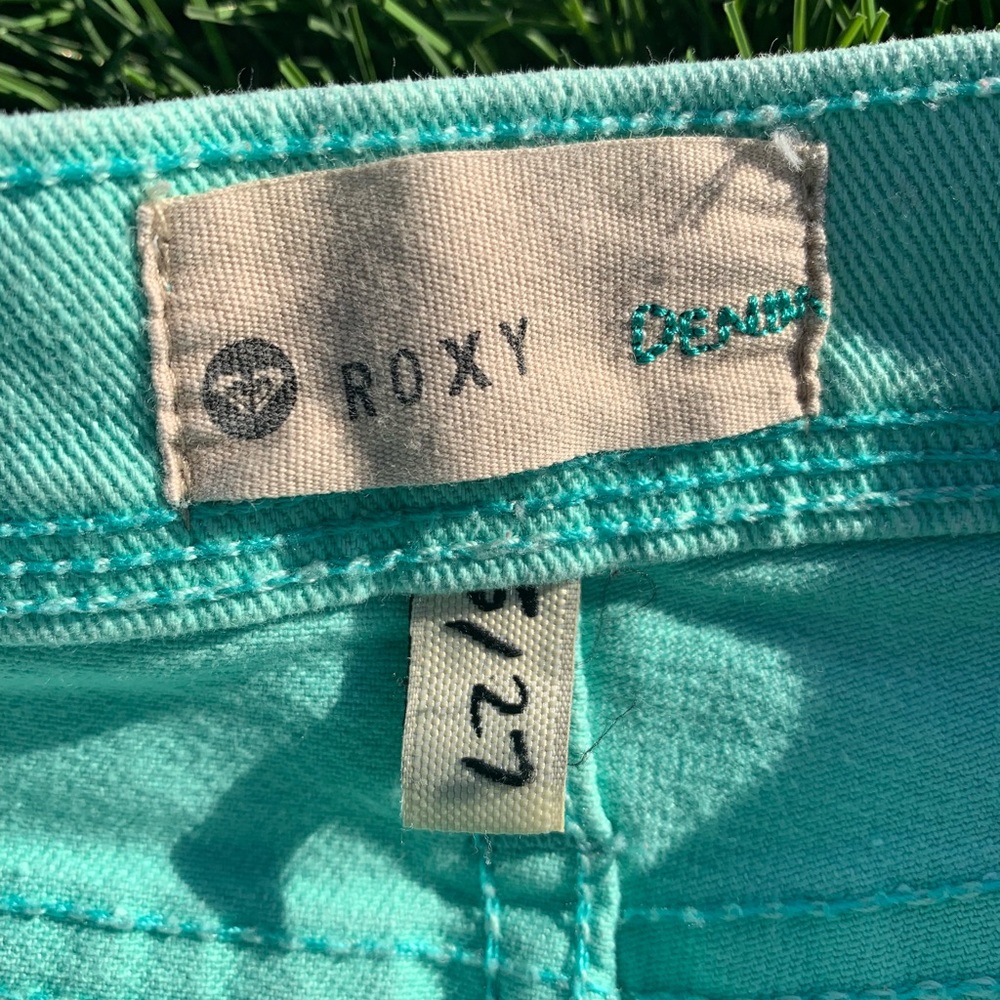 3 x $20 🤩 Roxy Shorts - Picture 3 of 3